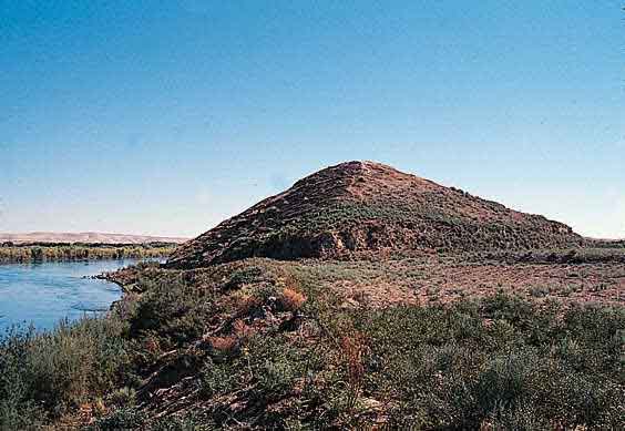 Seraga Höyük, looking southeast